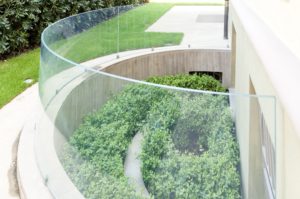 balaustre in vetro semicircolare