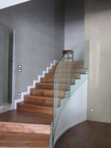 parapetti in vetro scala curvo