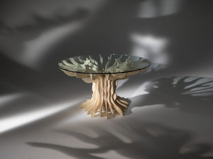 tavolo in vetro e legno albero